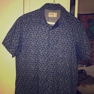 Men’s blue floral print button up